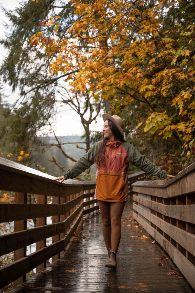 granola girl, fall hiking outfit, ll bean women anorak,